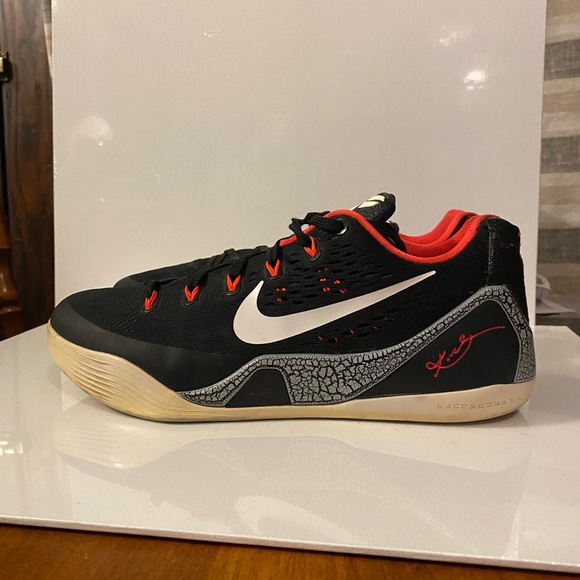Kobe 9 Laser Crimson Low - Picture 5 of 10